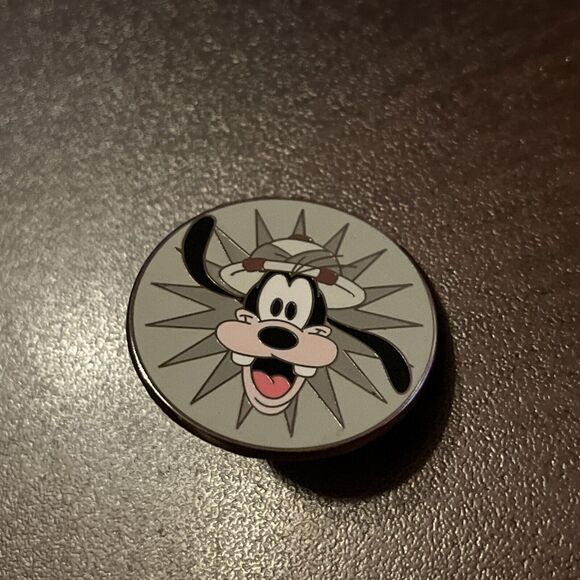 Disney Goofy Animal Kingdom Safari Hat‎ Magical Mystery Pin - Picture 1 of 4